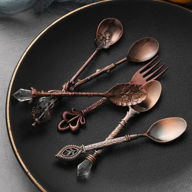 Vintage Dessert Royal Style Cutlery Set - Decorify Homes