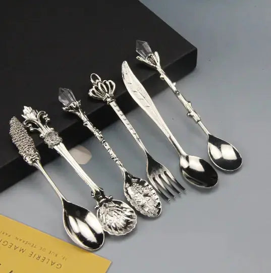 Vintage Dessert Royal Style Cutlery Set - Decorify Homes