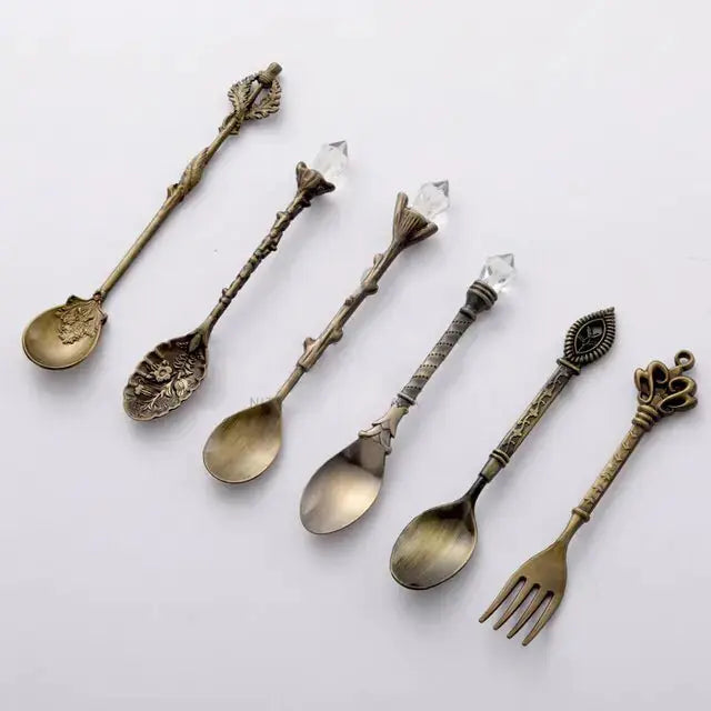 Vintage Dessert Royal Style Cutlery Set - Decorify Homes